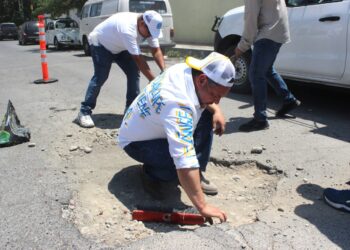 Intensifica Luis Ángel bacheo, ahora en la Linda Vista
