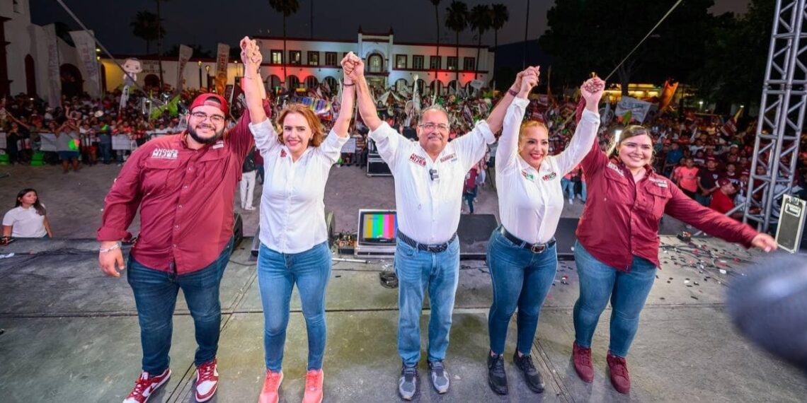 Andrés Mijes cierra campaña con plaza llena en Escobedo