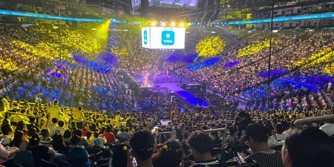 Cierra VIDA NL campaña ante 15 mil personas