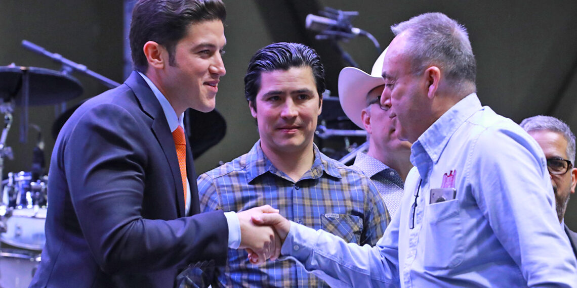 Celebran a papás que trabajan en gobierno