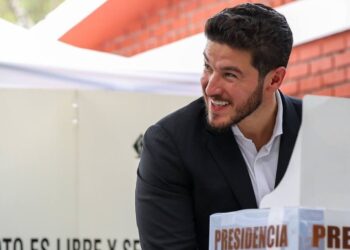 Samuel publica felicitación a Claudia… 11 horas después