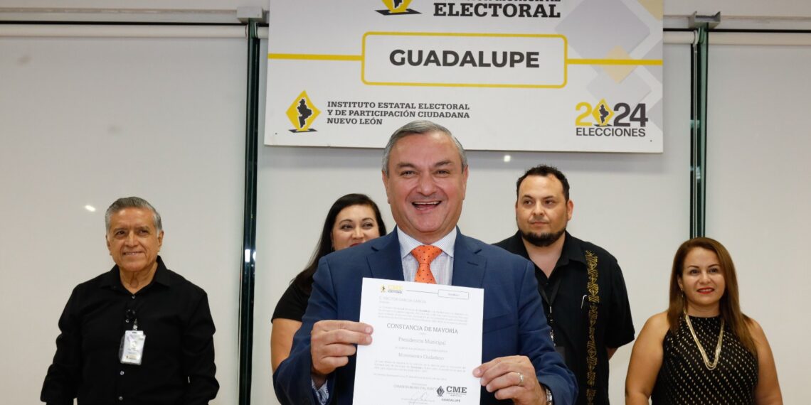 Recibe Héctor García constancia como alcalde electo