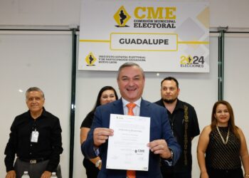 Recibe Héctor García constancia como alcalde electo