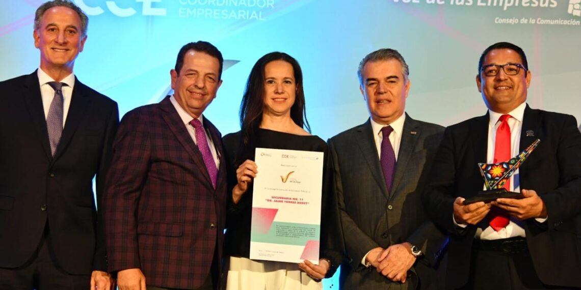 Otorgan premio nacional de la calidad a secundaria de Nuevo León