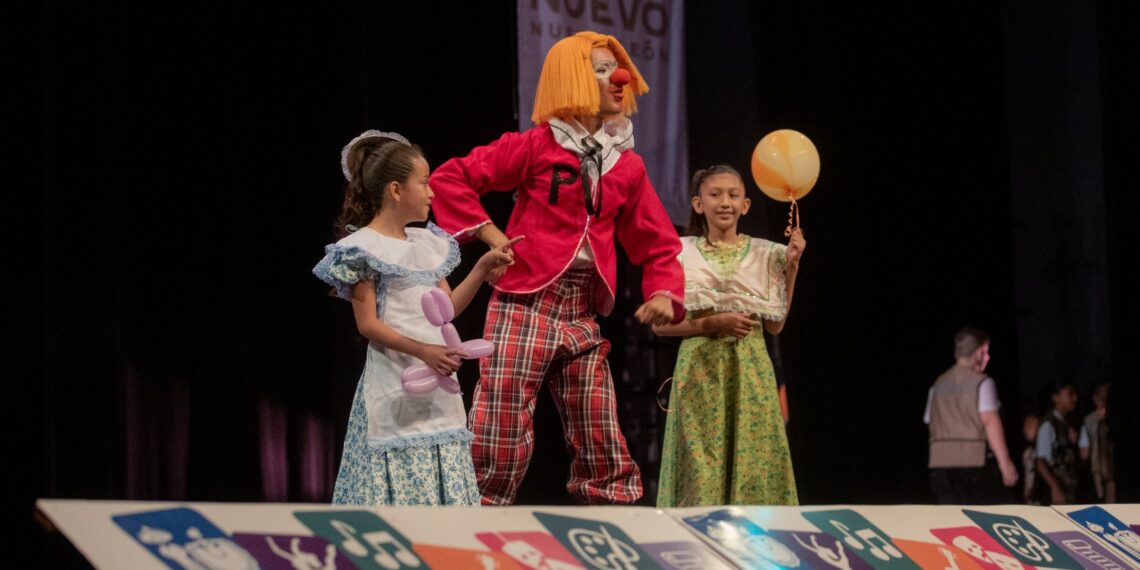 Presentan función de gala clubes artísticos de escuelas públicas