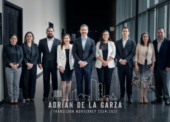Presenta Adrián de la Garza a su equipo de transición