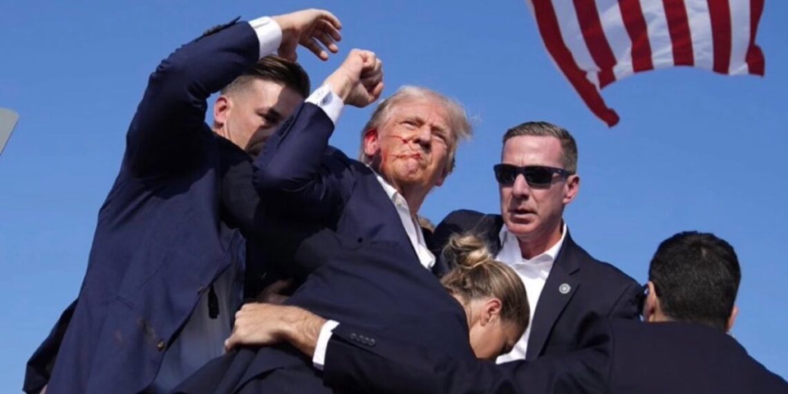 Hieren a Donald Trump, lo reportan fuera de peligro