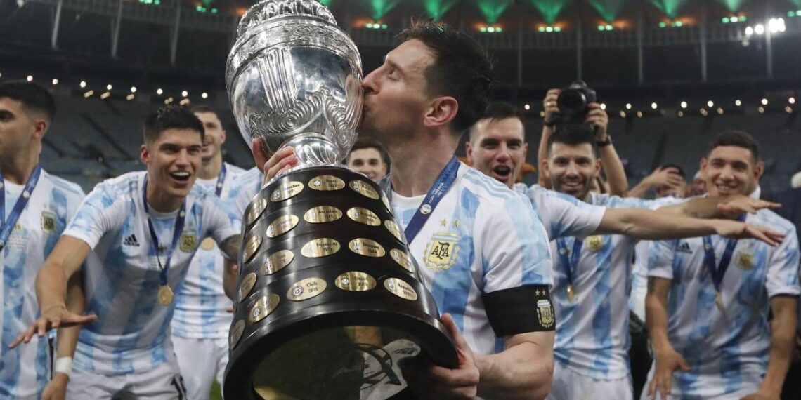 Argentina sufre, pero logra la 16