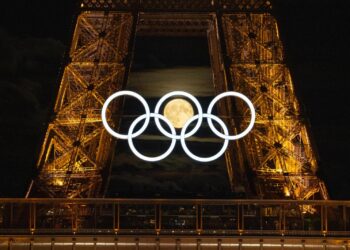 Encienden fuego olímpico en Paris 2024