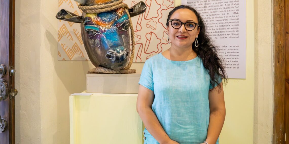 Mónica Oviedo muestra su magia para crear cartonería nueva