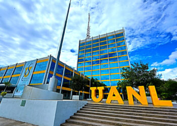 Suspende UANL operativo mochila