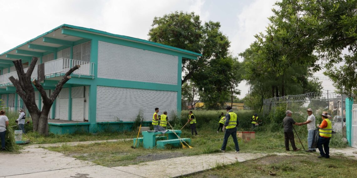 Refuerza Nuevo León mantenimiento y limpieza de planteles escolares