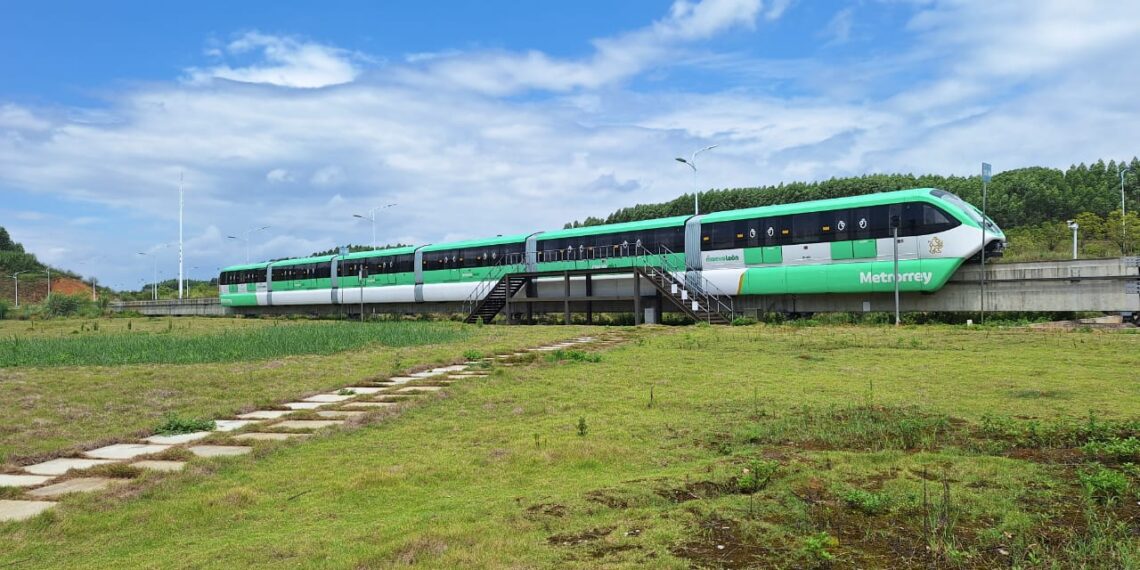 Realizan pruebas de trenes tipo monorriel que vendrán a la ciudad para Líneas 4 y 6 del Metro en China