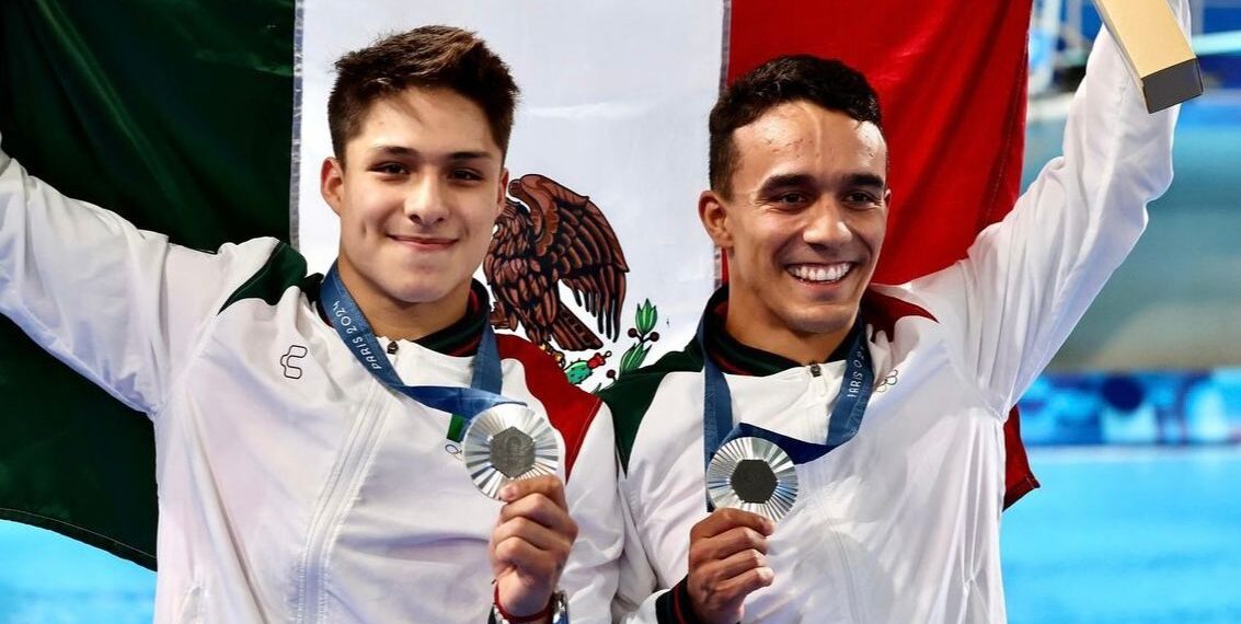 Osmar Olvera y Juan Manuel Celaya olímpicos e históricos en trampolín sincronizado