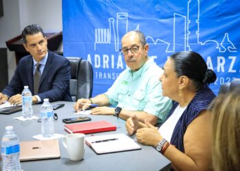 Se reúne Mesa de transición de Monterrey con líderes del transporte de carga