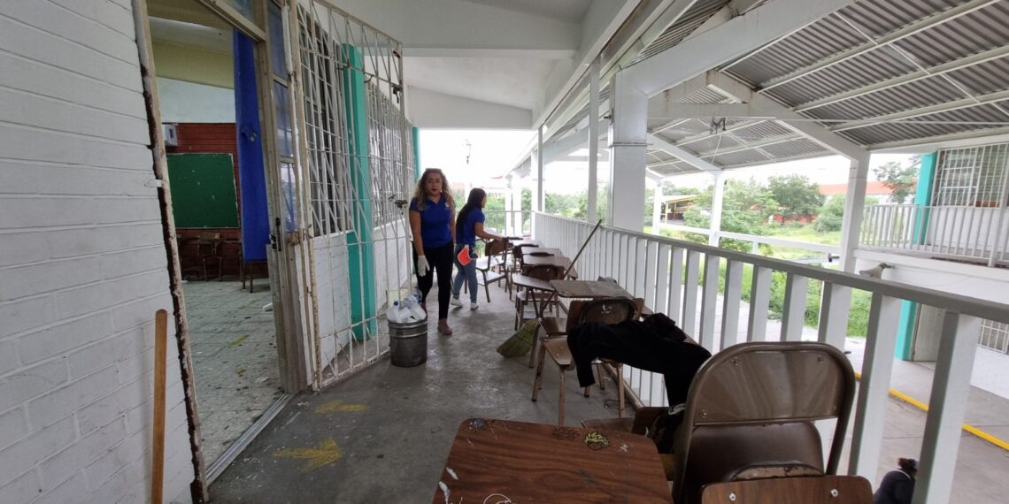 Hacen equipos para dejar escuelas limpias