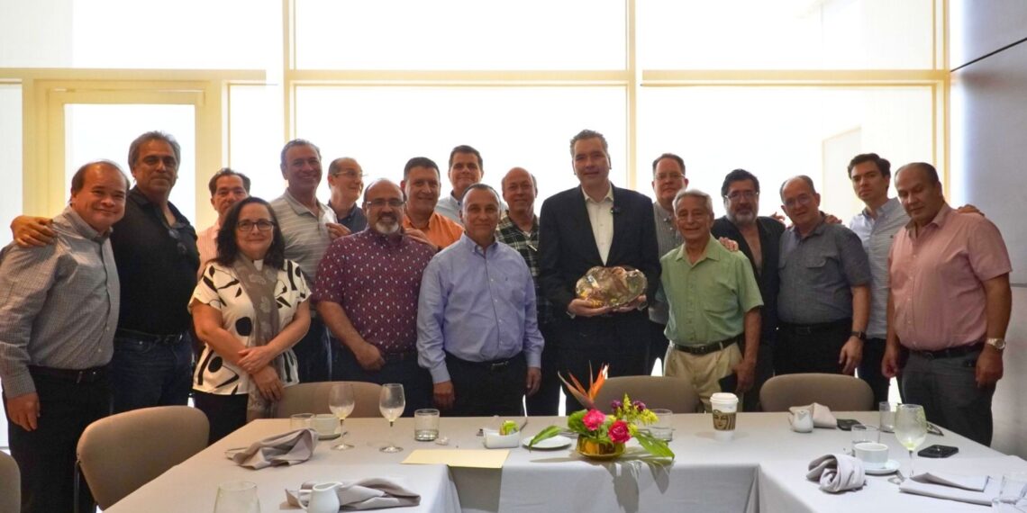 Promete Waldo Fernández crear espacios de debates