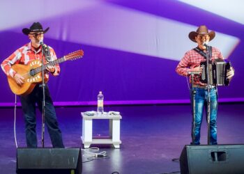 Ofrecen homenaje a los Alegres de Terán