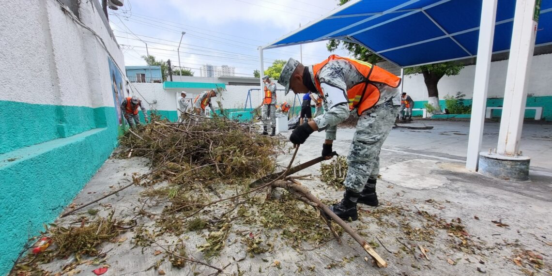 Más de 340 elementos de la Guardia Nacional se sumaron a limpiar escuelas