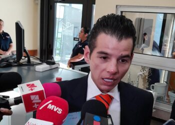 Nombran a ‘Mike’ Flores líder de MC para la siguiente legislatura