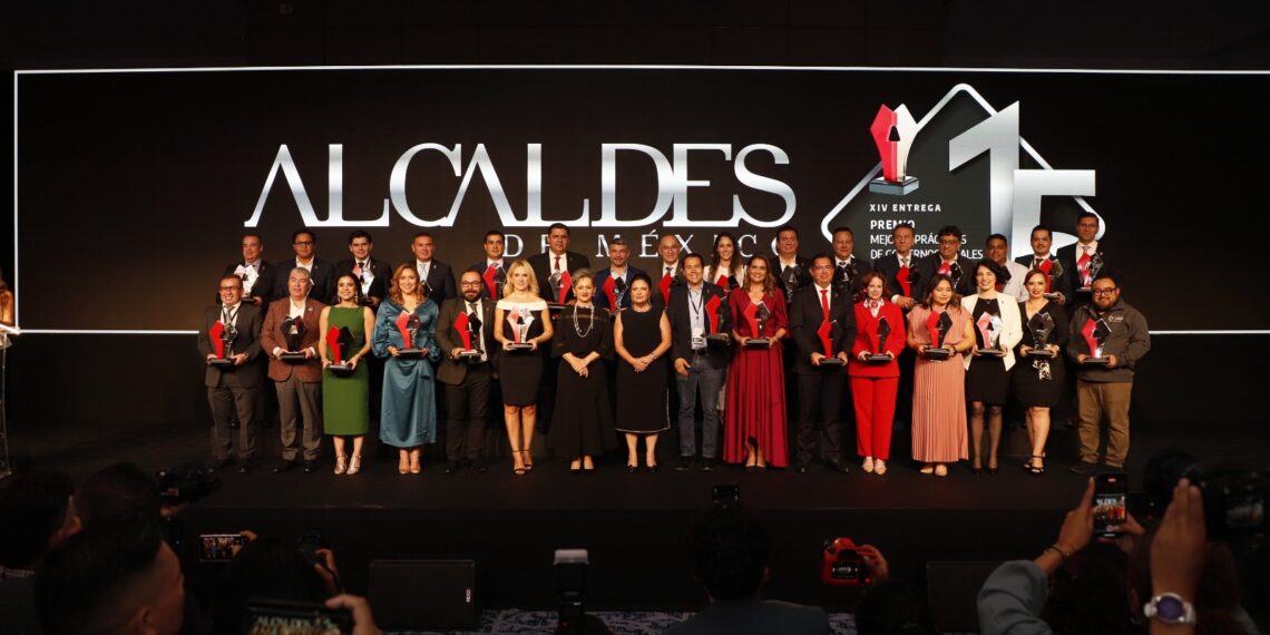 Destacan San Nicolás, Apodaca y Santa Catarina en premios de la revista Alcaldes