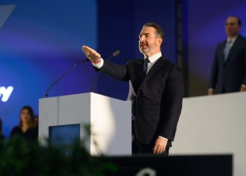 Adrián ya es alcalde de Monterrey