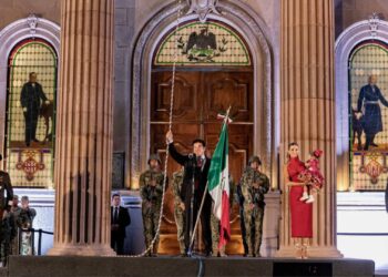 Celebran regios Noche Mexicana