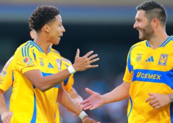 Tigres remonta y vence 3-1 a Pumas