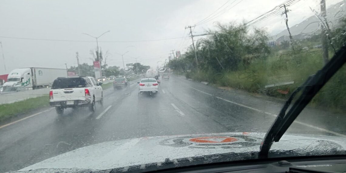 Amenaza lluvia torrencial a Nuevo León
