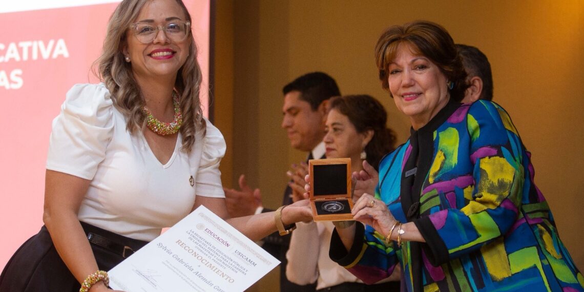 Reconocen a docentes innovadores