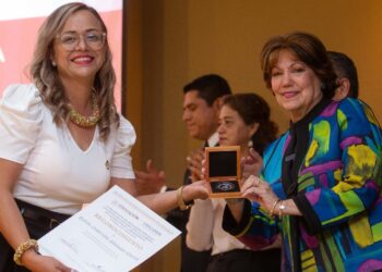 Reconocen a docentes innovadores
