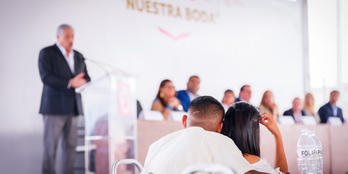 Se casan 29 parejas dentro del Penal de Apodaca