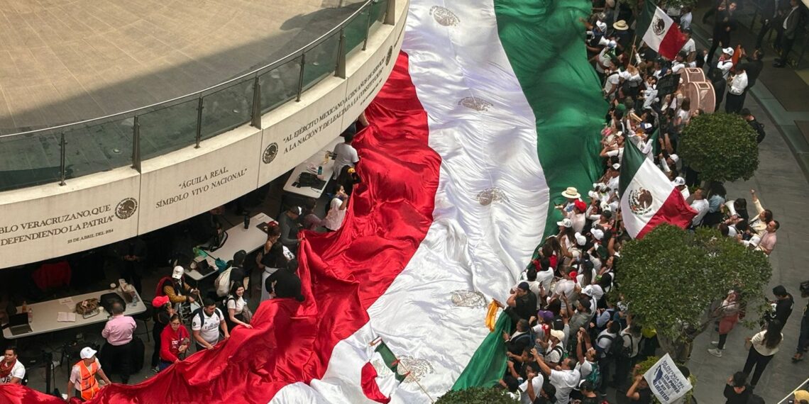 Zafarrancho en el Senado por reforma judicial