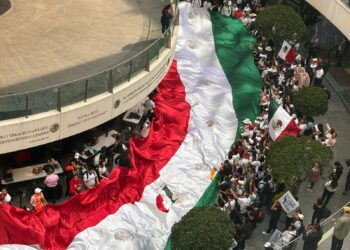Zafarrancho en el Senado por reforma judicial