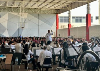 Festeja aniversario la Prepa 8 con la OSUANL