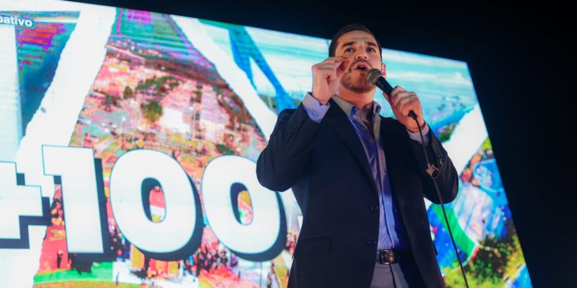 Se despide Patricio Lozano en su último informe en Pesquería