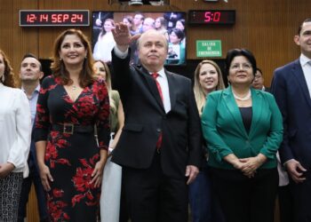 Vuelve Héctor Morales al Congreso, Fili Flores pidió licencia