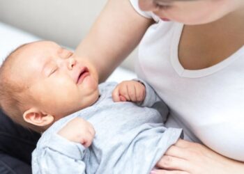 Lanzan suplemento para acabar con los cólicos del bebé