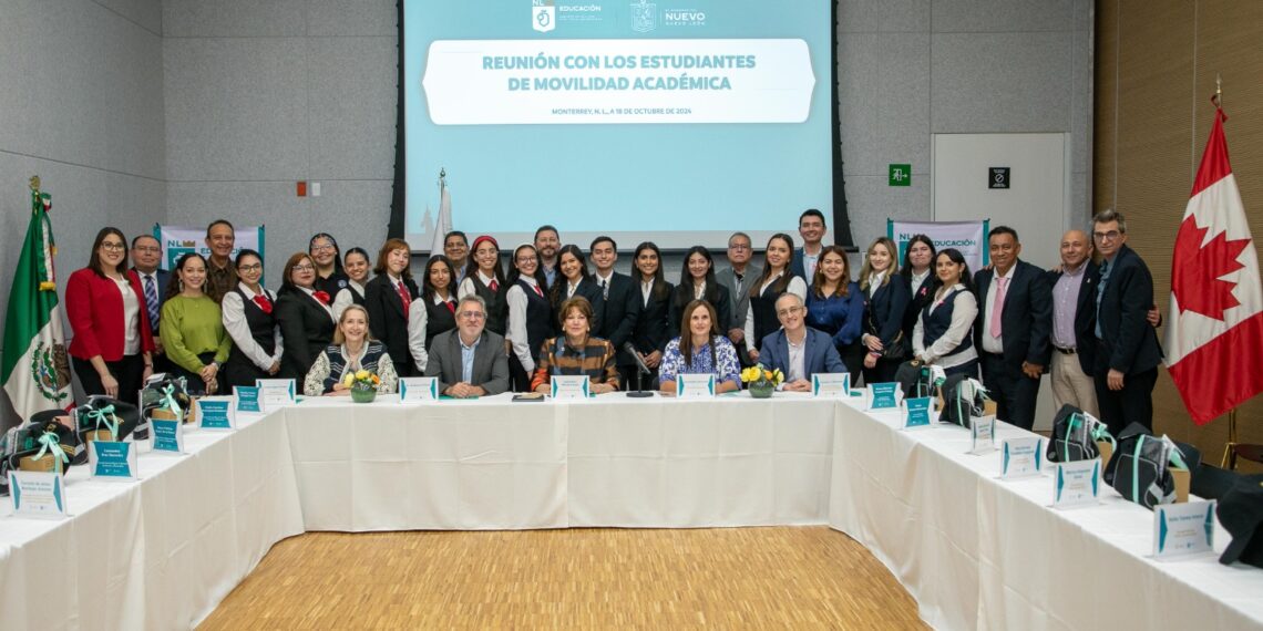 Beneficia programa de movilidad académica docente a 19 estudiantes