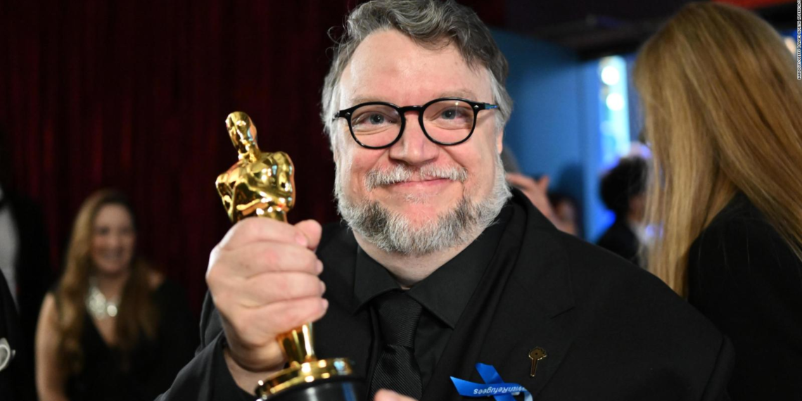 Homenaje a Guillermo del Toro en la Casa de la Cultura de Nuevo León