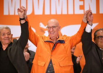 Informa Dante Delgado que padece cáncer