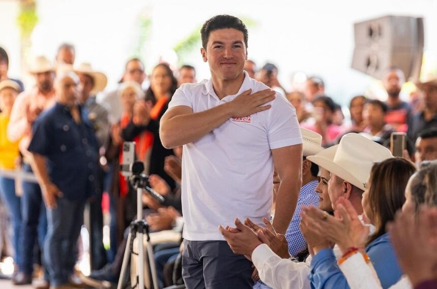 Comparte Samuel su informe por internet