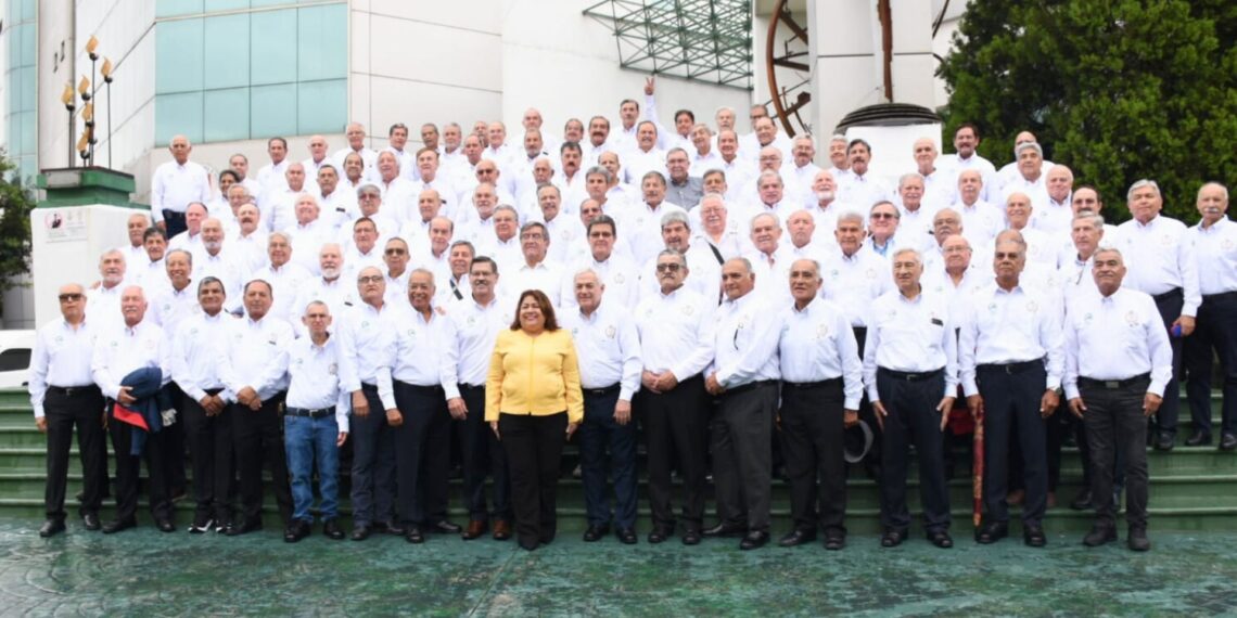 Generación de FIME celebra los “Dorados 50”