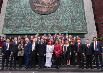 Samuel García felicita a Claudia Sheinbaum