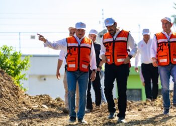 Arranca Héctor García el desazolve del Arroyo Las Tinajas.