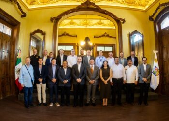 Acuerdan alcaldes y gobernador coordinación para resolver problemas de metrópoli