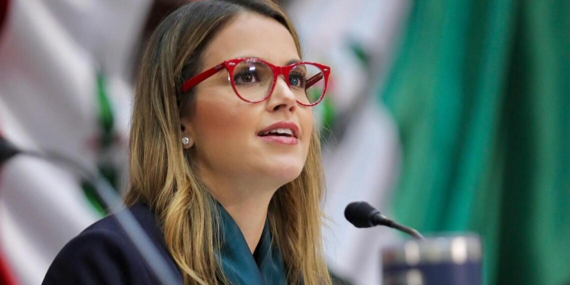 Reconoce Samuel a Lorena como presidenta del Congreso