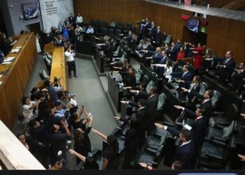 Pide Congreso cambiar fecha de comida con Samuel