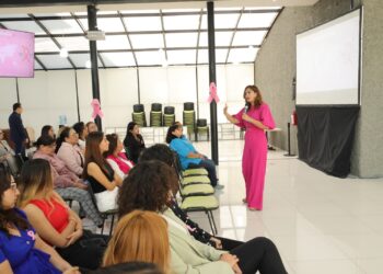 Iluminarán de rosa el Congreso en el Día Mundial contra el Cáncer de Mama