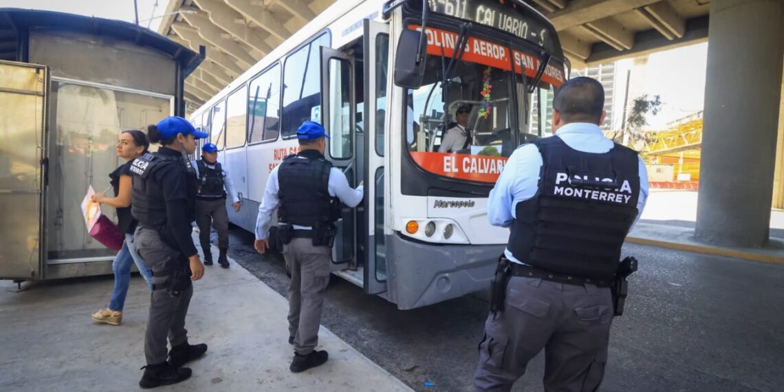 Implementan operativo de seguridad en camiones de Monterrey